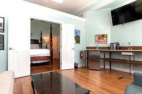 The Porch on Frances Inn