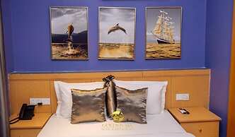 Golden Six Hotel & Restaurant