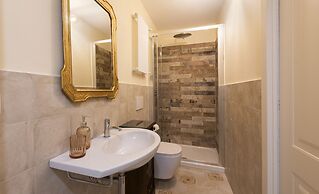 Casa Griselda by Mmega