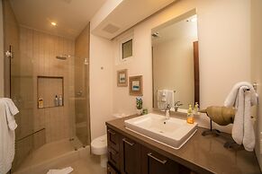 Miramar 4E - 3 bdr 3 Bath Ocean View