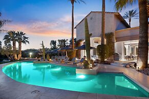 Mirabella by Avantstay 10 Acre Estate w/ Prvt Lake, Golf Course & Pool