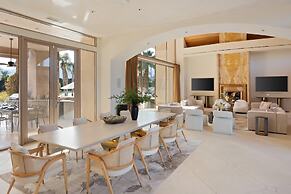 Mirabella by Avantstay 10 Acre Estate w/ Prvt Lake, Golf Course & Pool