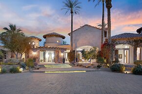 Mirabella by Avantstay 10 Acre Estate w/ Prvt Lake, Golf Course & Pool