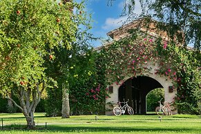 Mirabella by Avantstay 10 Acre Estate w/ Prvt Lake, Golf Course & Pool