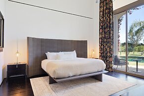 Mirabella by Avantstay 10 Acre Estate w/ Prvt Lake, Golf Course & Pool