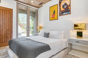 Mirabella by Avantstay 10 Acre Estate w/ Prvt Lake, Golf Course & Pool