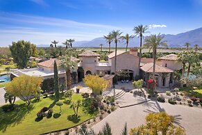 Mirabella by Avantstay 10 Acre Estate w/ Prvt Lake, Golf Course & Pool