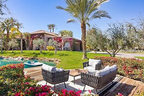 Mirabella by Avantstay 10 Acre Estate w/ Prvt Lake, Golf Course & Pool