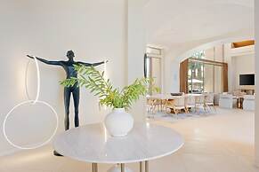 Mirabella by Avantstay 10 Acre Estate w/ Prvt Lake, Golf Course & Pool