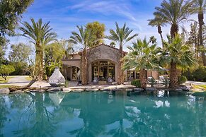 Mirabella by Avantstay 10 Acre Estate w/ Prvt Lake, Golf Course & Pool