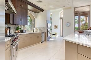 Mirabella by Avantstay 10 Acre Estate w/ Prvt Lake, Golf Course & Pool