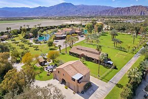 Mirabella by Avantstay 10 Acre Estate w/ Prvt Lake, Golf Course & Pool