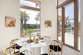 Mirabella by Avantstay 10 Acre Estate w/ Prvt Lake, Golf Course & Pool