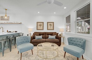 Coastal Grove by Avantstay 3 Unit Buyout Minutes From Folly Beach