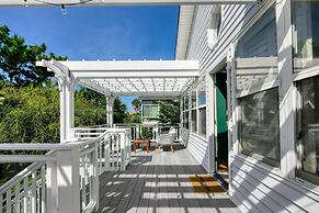 Hemlock by Avantstay Minutes From Folly Beach w/ Multiple Patios