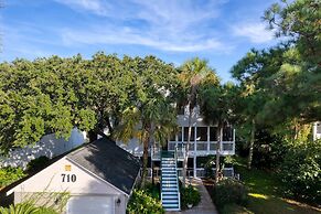 Hemlock by Avantstay Minutes From Folly Beach w/ Multiple Patios