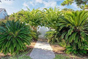 Hemlock by Avantstay Minutes From Folly Beach w/ Multiple Patios