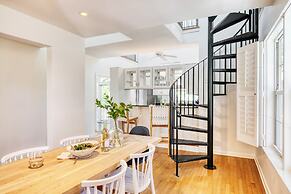 Hemlock by Avantstay Minutes From Folly Beach w/ Multiple Patios