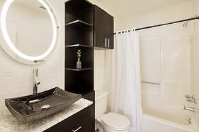 Hemlock by Avantstay Minutes From Folly Beach w/ Multiple Patios