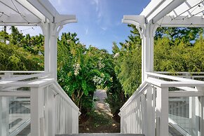 Hemlock by Avantstay Minutes From Folly Beach w/ Multiple Patios