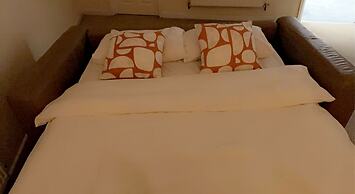 Impeccable 1-bed House in Pontefract