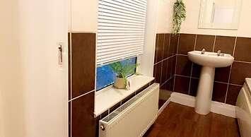 Impeccable 1-bed House in Pontefract