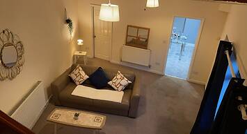 Impeccable 1-bed, Sleeps 2, Free Parking