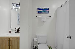 Red Maple by Avantstay Walk to Folly Beach