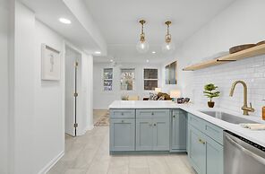 Red Maple by Avantstay Walk to Folly Beach