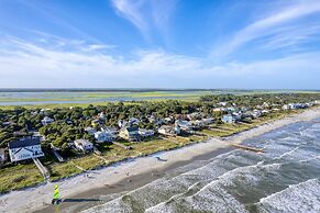 Red Maple by Avantstay Walk to Folly Beach