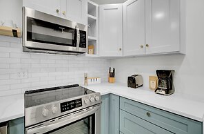 Red Maple by Avantstay Walk to Folly Beach