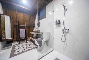 Rumah Kayu Tatiya Villa