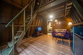 Rumah Kayu Tatiya Villa