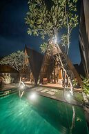 Rumah Kayu Tatiya Villa