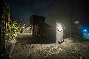 Rumah Kayu Tatiya Villa