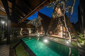 Rumah Kayu Tatiya Villa