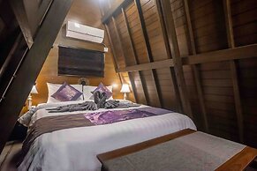 Rumah Kayu Tatiya Villa