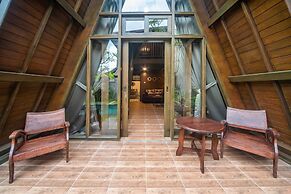 Rumah Kayu Tatiya Villa