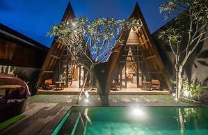 Rumah Kayu Tatiya Villa