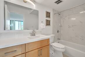 Deluxe Waikiki Condo Pool View FREE Parking & Wi-Fi by Koko Resort Vac