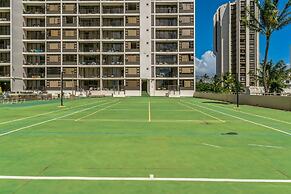 Deluxe Waikiki Condo Pool View FREE Parking & Wi-Fi by Koko Resort Vac