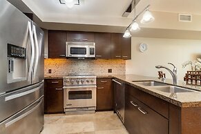 Allure Waikiki #803 2 Bedroom Condo by RedAwning