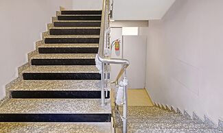 Itsy Hotels Raj Resort, Calangute