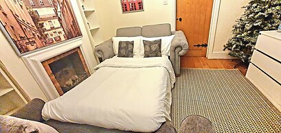 Inviting 2-bed Cottage in Windsor