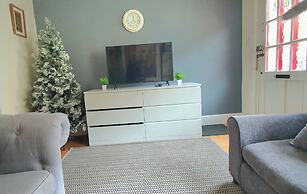 Inviting 2-bed Cottage in Windsor