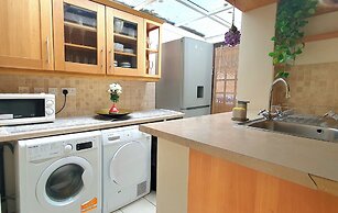 Inviting 2-bed Cottage in Windsor