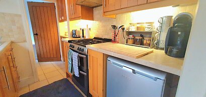 Inviting 2-bed Cottage in Windsor