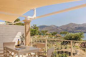 Apollonides Seafront Villa 1 “Aoede”