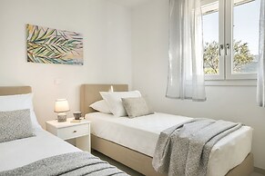 Apollonides Seafront Villa 1 “Aoede”