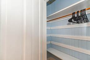 Summertime Pet-friendly 30 min Savannah